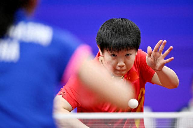 边线发球的 边线发球的